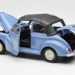 Morris Minor Cabriolet Blå Minichamps 1:18 - image 5 of 8