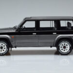Nissan Patrol GR Y60 Grå Otto 1:18 - image 3 of 6