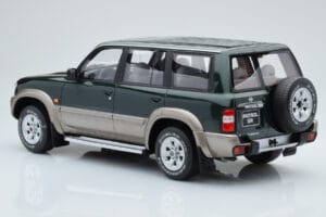 Nissan Patrol GR Y61 Grön Otto 1:18 OT433 Resin — bild 4 av 5