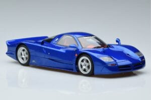 Nissan R390 GT1 Road Car GT Spirit 1:18 GT403 Resin — bild 4 av 6