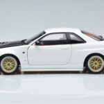 Nissan Skyline GT-R R34 Nismo Z-Tune Vit MotorHelix 1:18 - image 5 of 11
