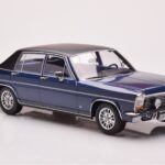 Opel Diplomat B Mörkblå Metallic MCG 1:18 - image 4 of 6