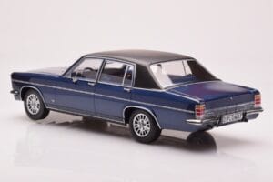 Opel Diplomat B Mörkblå Metallic MCG 1:18 MCG18336 Metall — bild 5 av 6