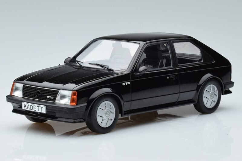 Opel Kadett D GTE Svart MCG 1:18 MCG18270 Metall