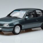Opel Kadett E GSi Blå Metallic Norev 1:18 183614 Metall