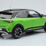 Opel Mokka-e GS Line Matcha Grön Otto 1:18 - image 2 of 5