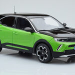 Opel Mokka-e GS Line Matcha Grön Otto 1:18 - image 3 of 5