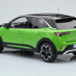 Opel Mokka-e GS Line Matcha Grön Otto 1:18 - image 4 of 5