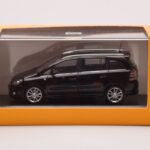 Opel Zafira B OPC Svart Minichamps 1:43 - image 4 of 4