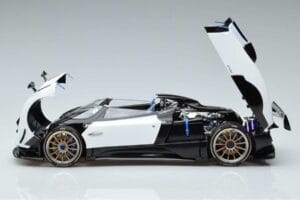 Pagani Zonda HP Barchetta Carbon Fiber Vit LCD 1:18 LCD18009-WH Metall — bild 4 av 9