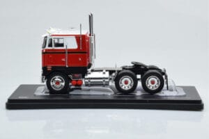 Peterbilt 352 Pacemaker Röd Vit IXO 1:43 TR097 Metall — bild 2 av 4