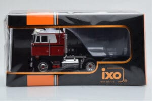 Peterbilt 352 Pacemaker Röd Vit IXO 1:43 TR097 Metall — bild 4 av 4