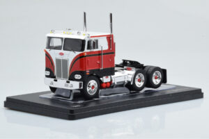 Peterbilt 352 Pacemaker Röd Vit IXO 1:43