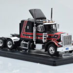 Peterbilt 359 Svart Röd IXO 1:43 - image 3 of 4