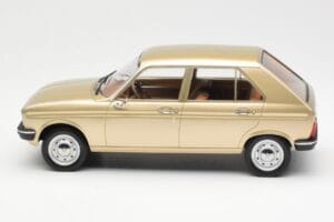 Peugeot 104 GR Beige Metallic Norev 1:18 184904 Metall — bild 3 av 6