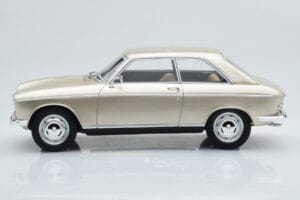 Peugeot 204 Coupe Beige Otto 1:18 OT1024 Resin — bild 3 av 6