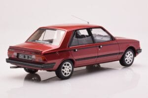Peugeot 305 GTX Röd Plaisir Otto 1:18 OT1032 Resin — bild 2 av 6