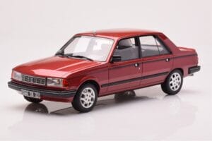 Peugeot 305 GTX Röd Plaisir Otto 1:18 OT1032