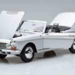 Peugeot 404 Cabriolet Silver Norev 1:18 - image 2 of 8