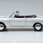 Peugeot 404 Cabriolet Silver Norev 1:18 - image 5 of 8