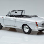 Peugeot 404 Cabriolet Silver Norev 1:18 - image 7 of 8