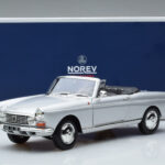 Peugeot 404 Cabriolet Silver Norev 1:18 - image 8 of 8