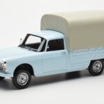Peugeot 404 Pickup Bache Pastellblå Otto 1:18