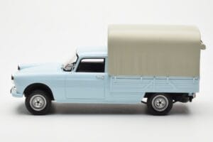 Peugeot 404 Pickup Bache Pastellblå Otto 1:18 OT1036 Resin — bild 3 av 6