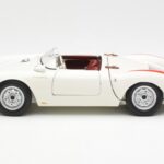 Porsche 550 Spyder 70-Års Edition Vit Schuco 1:18 450033300 - image 4 of 8