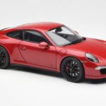 Porsche 911 991 Carrera GTS Carmine Röd Schuco 1:18 450039000 - image 6 of 8