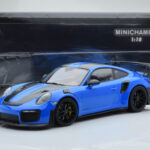 Porsche 911 GT2 RS 991.2 Weissach Package Blå Svarta Magnesiumfälgar Minichamps 1:18 - image 6 of 6
