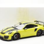 Porsche 911 991.2 GT2 RS Ljusgrön Med Svarta Magnesiumfälgar Minichamps 1:18 155068300 - image 6 of 6