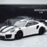 Porsche 911 GT2 RS 991.2 Weissach Package Vit Svarta Magnesiumfälgar Minichamps 1:18 - image 6 of 6