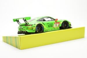 Porsche 911 991.2 GT3 R #1 Manthey Racing 24 Hours Nurburgring 2019 Minichamps 1:18 MG-M-911-19-1801 Metall — bild 3 av 6