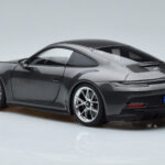 Porsche 911 992 GT3 Touring Package Grå Norev 1:18 - image 6 of 7