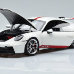 Porsche 911 992 GT3 Vit Norev 1:18 - image 2 of 7