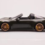 Porsche 911 992 Targa 4S Olivgrön GT Spirit 1:18 - image 3 of 6