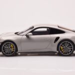 Porsche 911 992 Turbo S Crayon Grå GT Spirit 1:18 - image 3 of 6