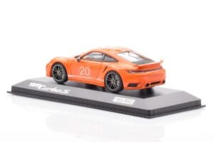 Porsche 911 992 Turbo S Gulf Orange Minichamps 1:43 WAP0209060N002 Metall — bild 3 av 4