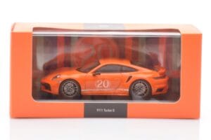 Porsche 911 992 Turbo S Gulf Orange Minichamps 1:43 WAP0209060N002 Metall — bild 4 av 4