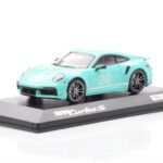 Porsche 911 992 Turbo S Mint Grön Minichamps 1:43 - image 2 of 4