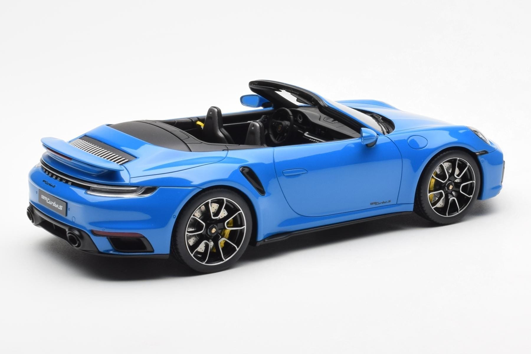 Porsche 911 992 Turbo S Shark Blå GT Spirit 1:18 GT441 Resin — bild 2 av 6