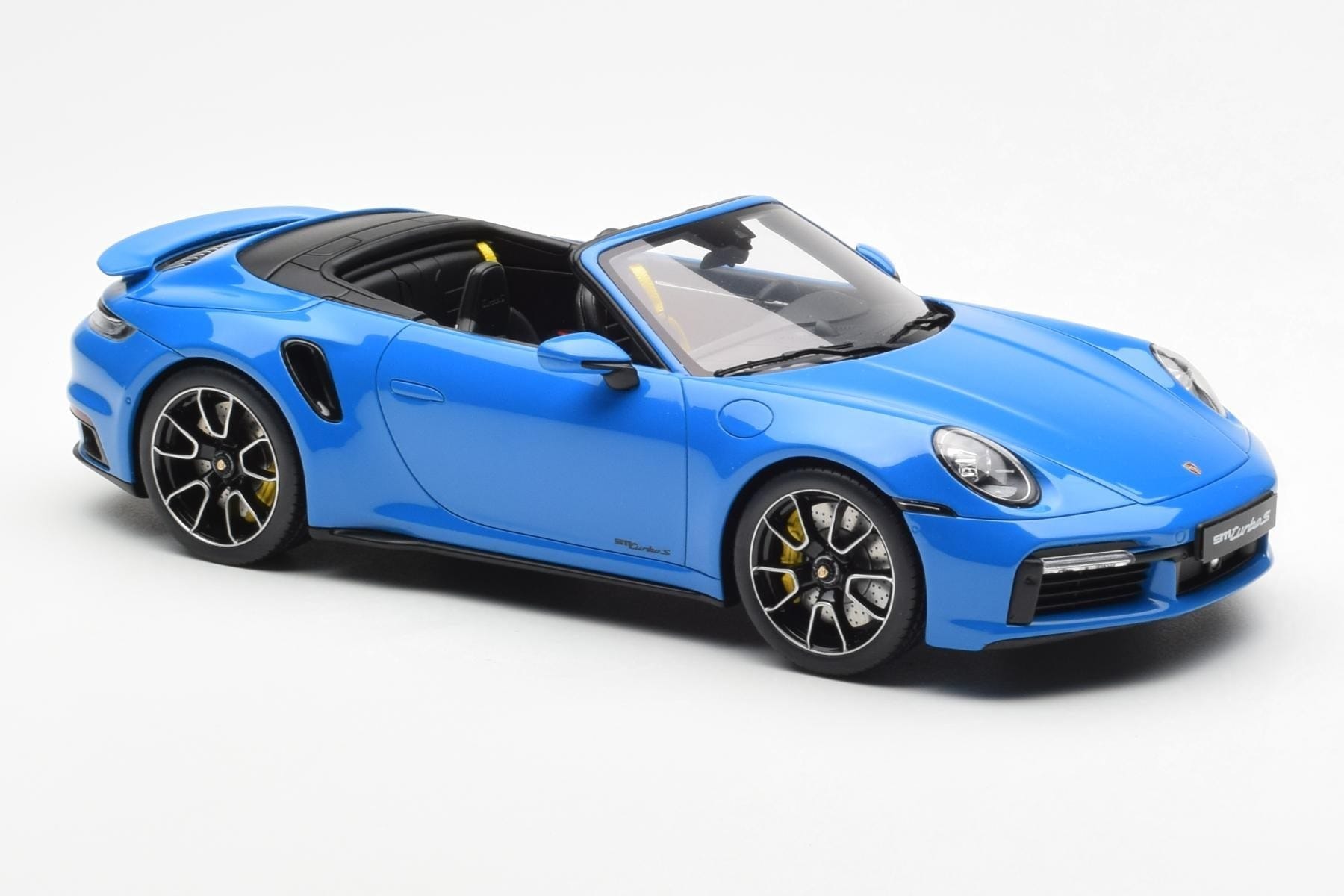 Porsche 911 992 Turbo S Shark Blå GT Spirit 1:18 GT441 Resin — bild 4 av 6