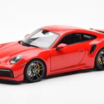 Porsche 911 992 Turbo S Sport Design Röd Minichamps 1:18