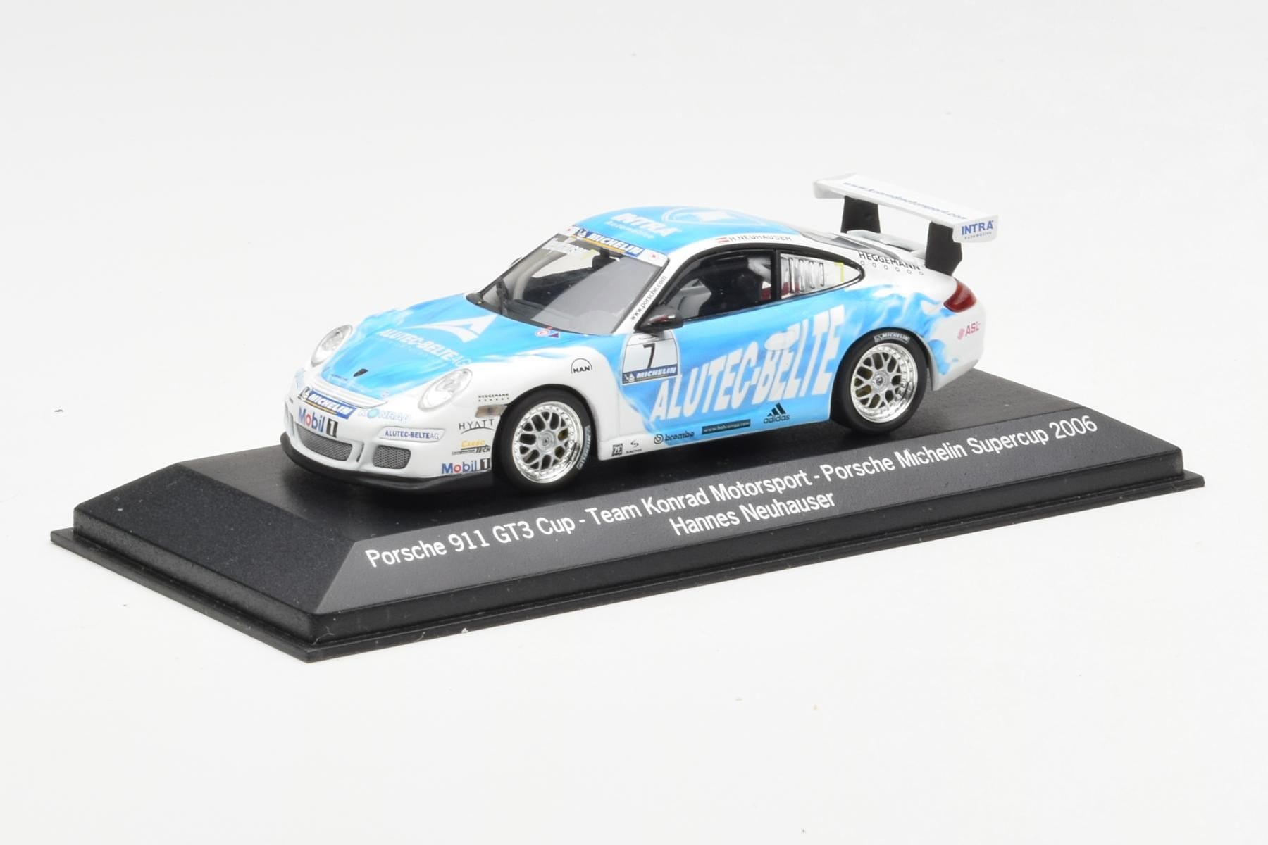 Porsche 911 996 GT3 Cup #7 H. Neuhauser Alutec Belte Porsche Michelin Supercup 2006 Minichamps 1:43 WAP02013117 Metall — bild 2 av 4