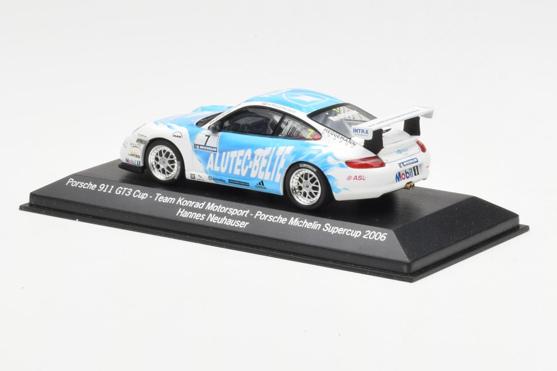 Porsche 911 996 GT3 Cup #7 H. Neuhauser Alutec Belte Porsche Michelin Supercup 2006 Minichamps 1:43 WAP02013117 Metall — bild 3 av 4