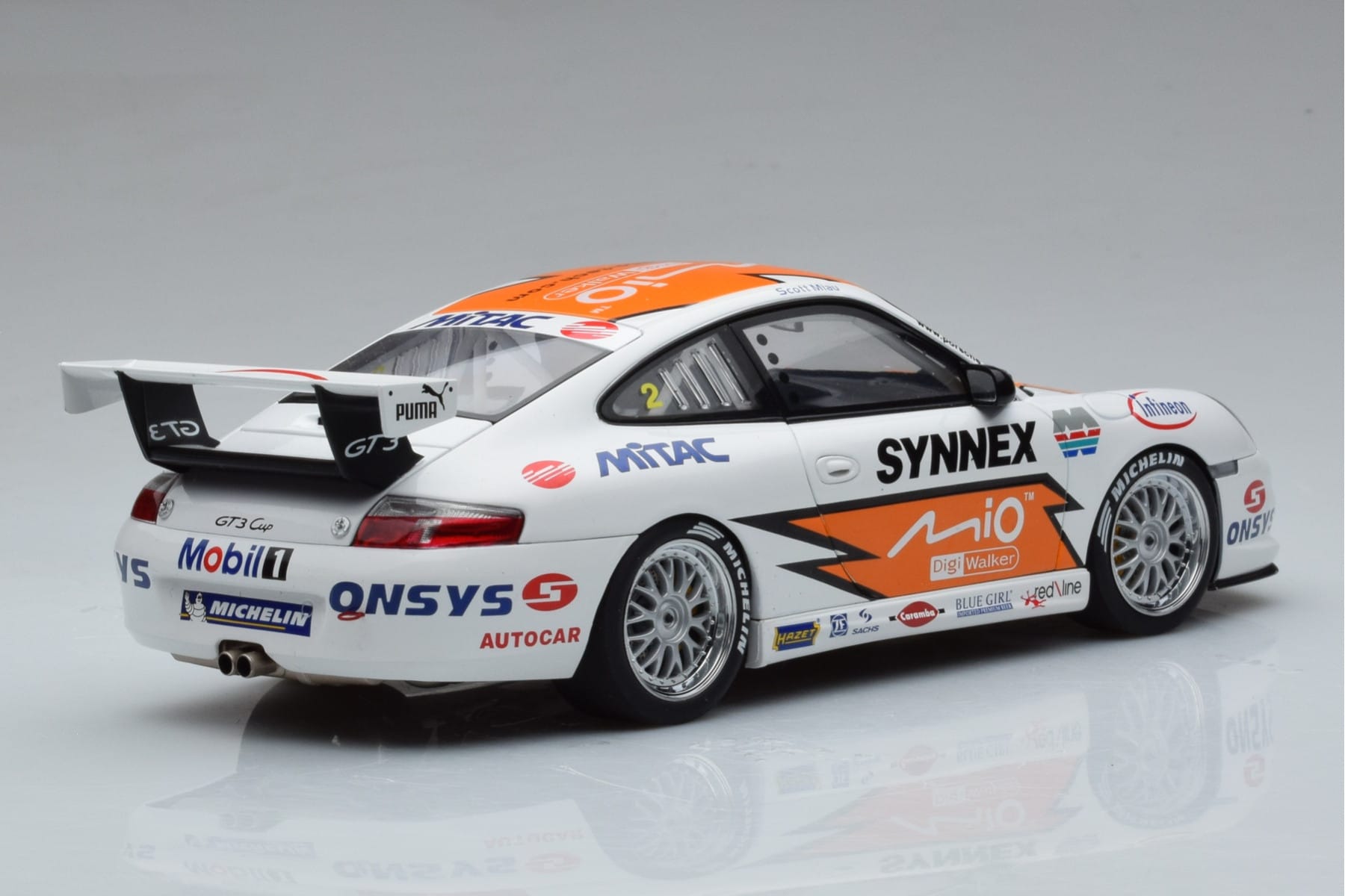 Porsche 911 996 GT3 R #1 C. Kwan Carrera Cup Asia 2004 AUTOart 1:18 80487 Metall — bild 3 av 7