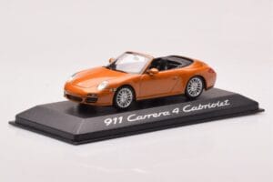 Porsche 911 997 Carrera 4 Cabriolet Orange Metallic Minichamps 1:43 WAP02001618 Metall — bild 2 av 4