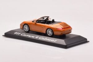 Porsche 911 997 Carrera 4 Cabriolet Orange Metallic Minichamps 1:43 WAP02001618 Metall — bild 3 av 4