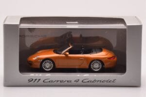 Porsche 911 997 Carrera 4 Cabriolet Orange Metallic Minichamps 1:43 WAP02001618 Metall — bild 4 av 4